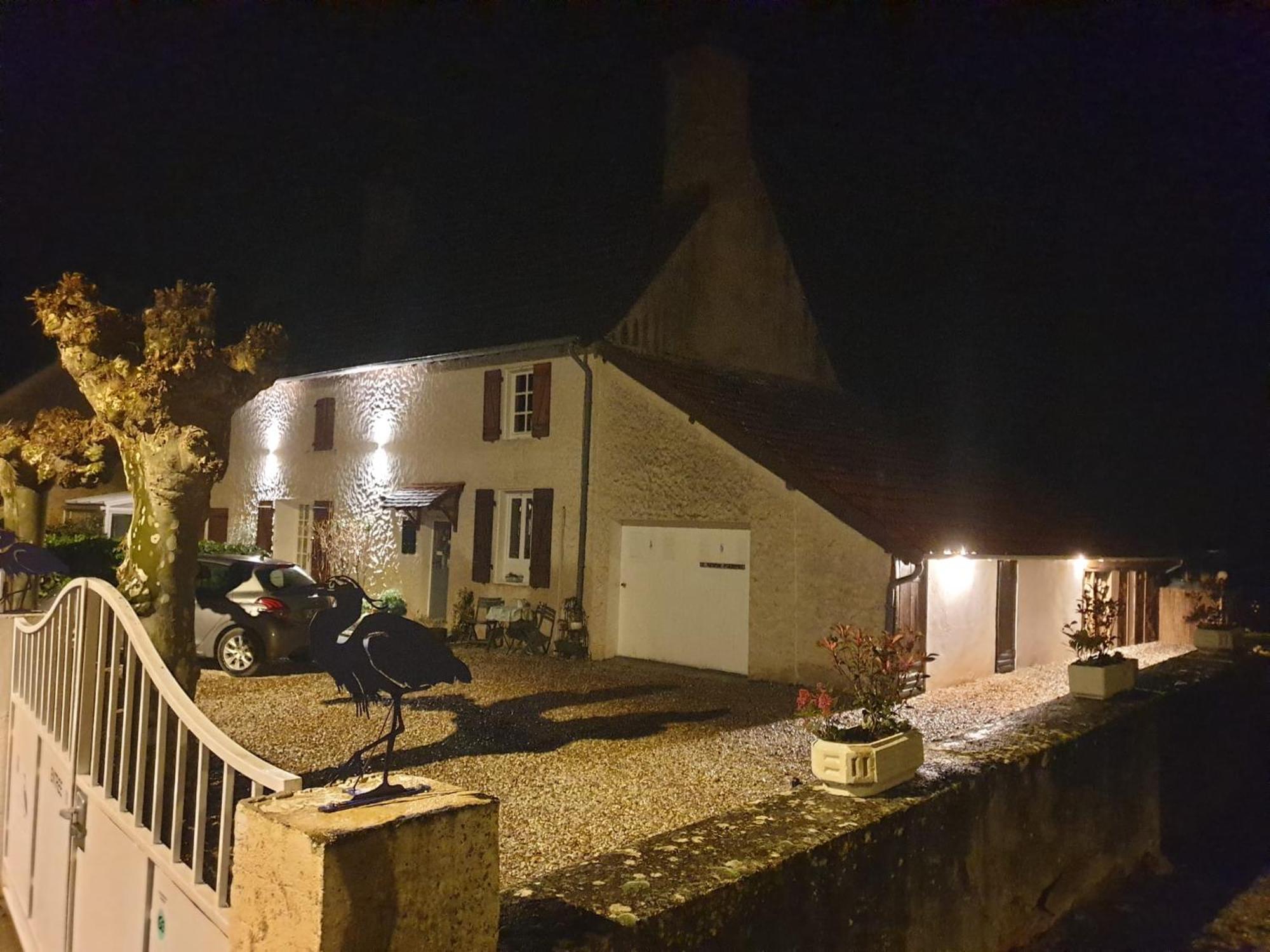 Le Heron Pourpre B&B gastronomique Cronat Extérieur photo